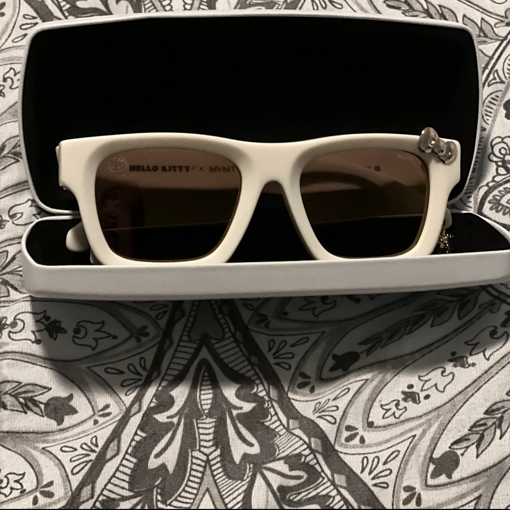 Hello Kitty Sunglasses